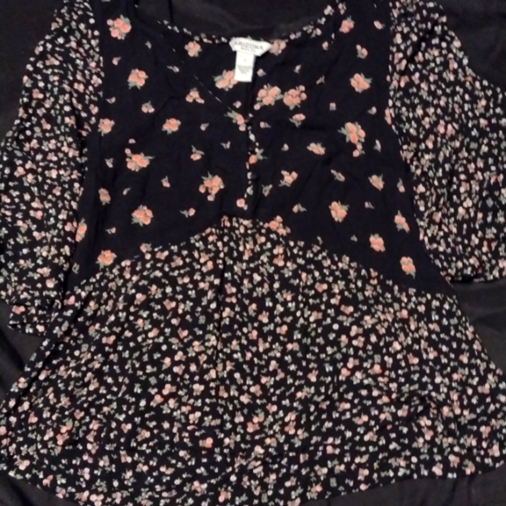 Arizona Juniors Floral Top